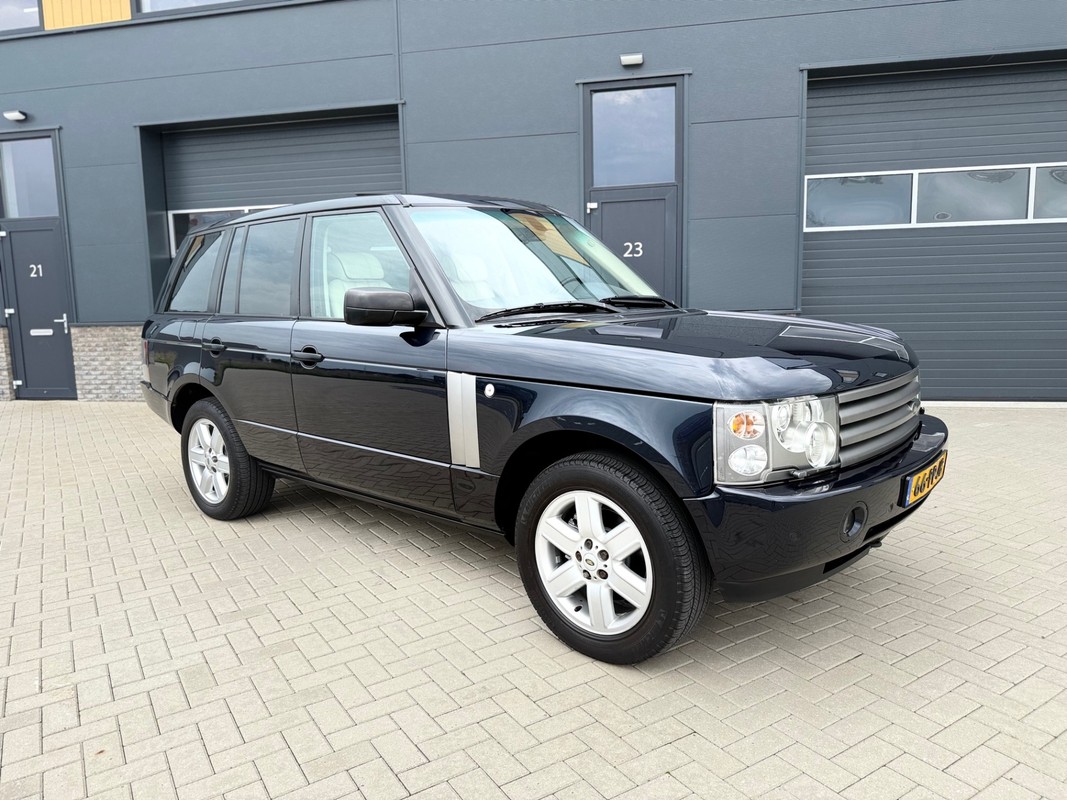 Land Rover-Range Rover-4.4 V8 Vogue Autobiography Pack | Lease One en Lenen op Maat maken het mogelijk!