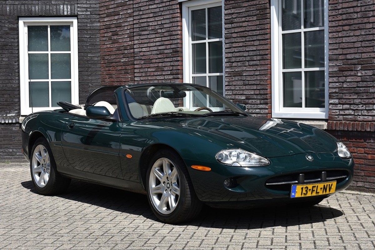 Jaguar-XK-XK8 4.0 V8 Convertible/ 2e eigenaar/Leer/Navi Wij zijn op afspraak geopend! Graag bellen voor uw komst. | Lease One en Lenen op Maat maken het mogelijk! Jaguar-XK-XK8 4.0 V8 Convertible/ 2e eigenaar/Leer/Navi Wij zijn op afspraak geopend! Graag bellen voor uw komst. | Lease One en Lenen op Maat maken het mogelijk!