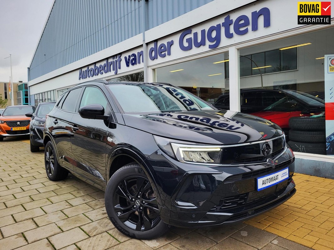 Opel-Grandland-1.2 Turbo / 25.000 Km / Carplay & Android / Stoel -en Stuurverwarming / | Lease One en Lenen op Maat maken het mogelijk!
