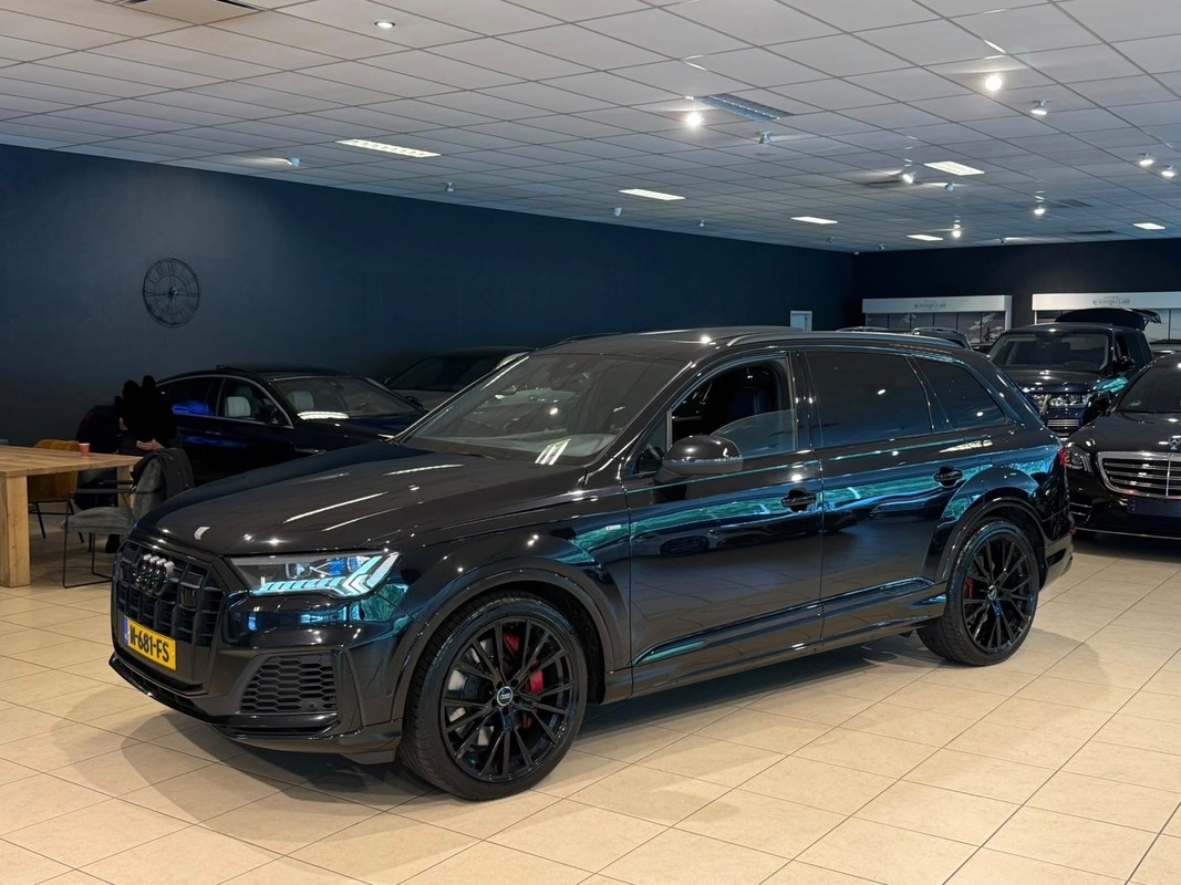 Audi-Q7-55 TFSI e Quattro COMPETITION|LASER|NAP|BTW|PANO|VOLL | Lease One en Lenen op Maat maken het mogelijk! Audi-Q7-55 TFSI e Quattro COMPETITION|LASER|NAP|BTW|PANO|VOLL | Lease One en Lenen op Maat maken het mogelijk!