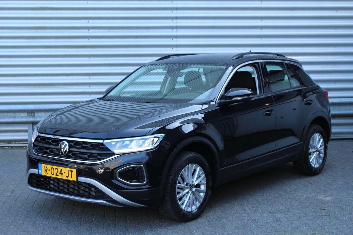 Volkswagen-T-Roc-1.5 TSI 150pk Life DSG7 NL-Auto NAP | Lease One en Lenen op Maat maken het mogelijk!
