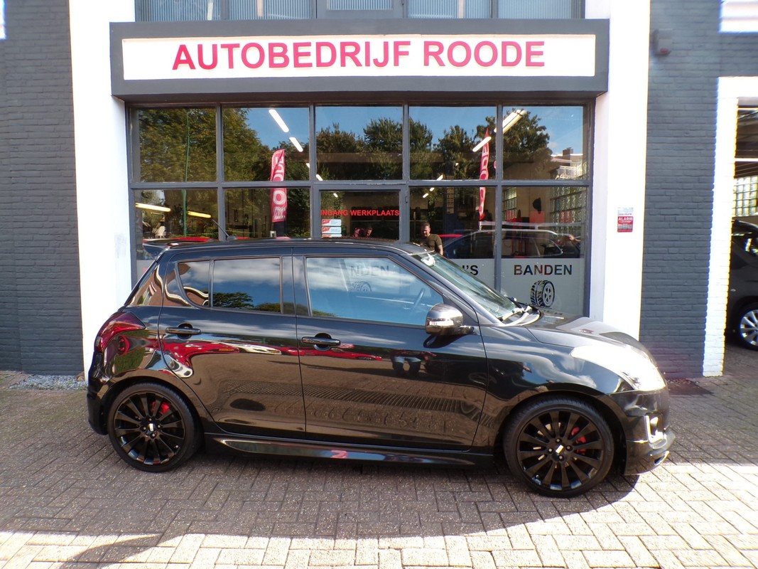Suzuki-Swift-1.2 5-Drs Dark X-ite | Lease One en Lenen op Maat maken het mogelijk! Suzuki-Swift-1.2 5-Drs Dark X-ite | Lease One en Lenen op Maat maken het mogelijk!