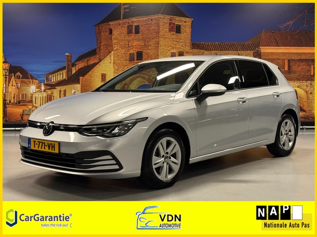 Volkswagen-Golf-2.0 TDI Style Automaat ACC Carplay Trekhaak | Lease One en Lenen op Maat maken het mogelijk!