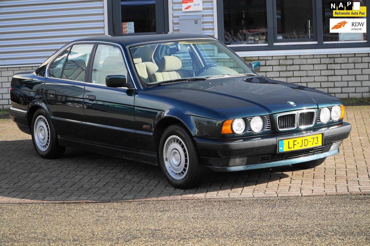BMW-5 Serie-520i Executive EERSTE EIGENAAR | Lease One en Lenen op Maat maken het mogelijk!