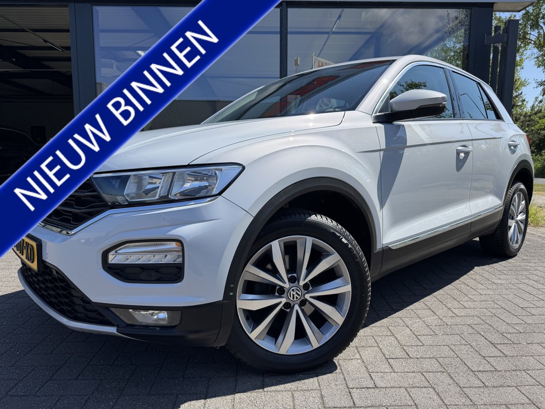 Volkswagen-T-Roc-1.5 TSI Sport | Lease One en Lenen op Maat maken het mogelijk! Volkswagen-T-Roc-1.5 TSI Sport | Lease One en Lenen op Maat maken het mogelijk!