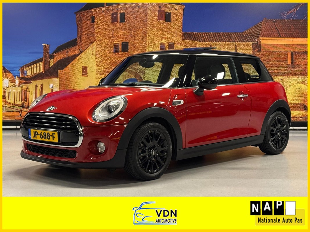 MINI-Cooper-Mini 1.5 Chili Serious Bus. Panodak Navi Sportinterieur | Lease One en Lenen op Maat maken het mogelijk!