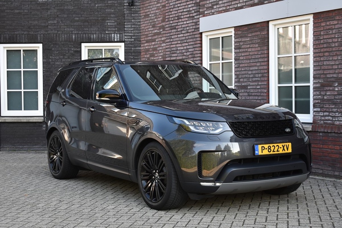 Land Rover-Discovery-3.0 Td6 First Edition 7p. Wij zijn op afspraak geopend! Graag bellen voor uw komst. | Lease One en Lenen op Maat maken het mogelijk! Land Rover-Discovery-3.0 Td6 First Edition 7p. Wij zijn op afspraak geopend! Graag bellen voor uw komst. | Lease One en Lenen op Maat maken het mogelijk!