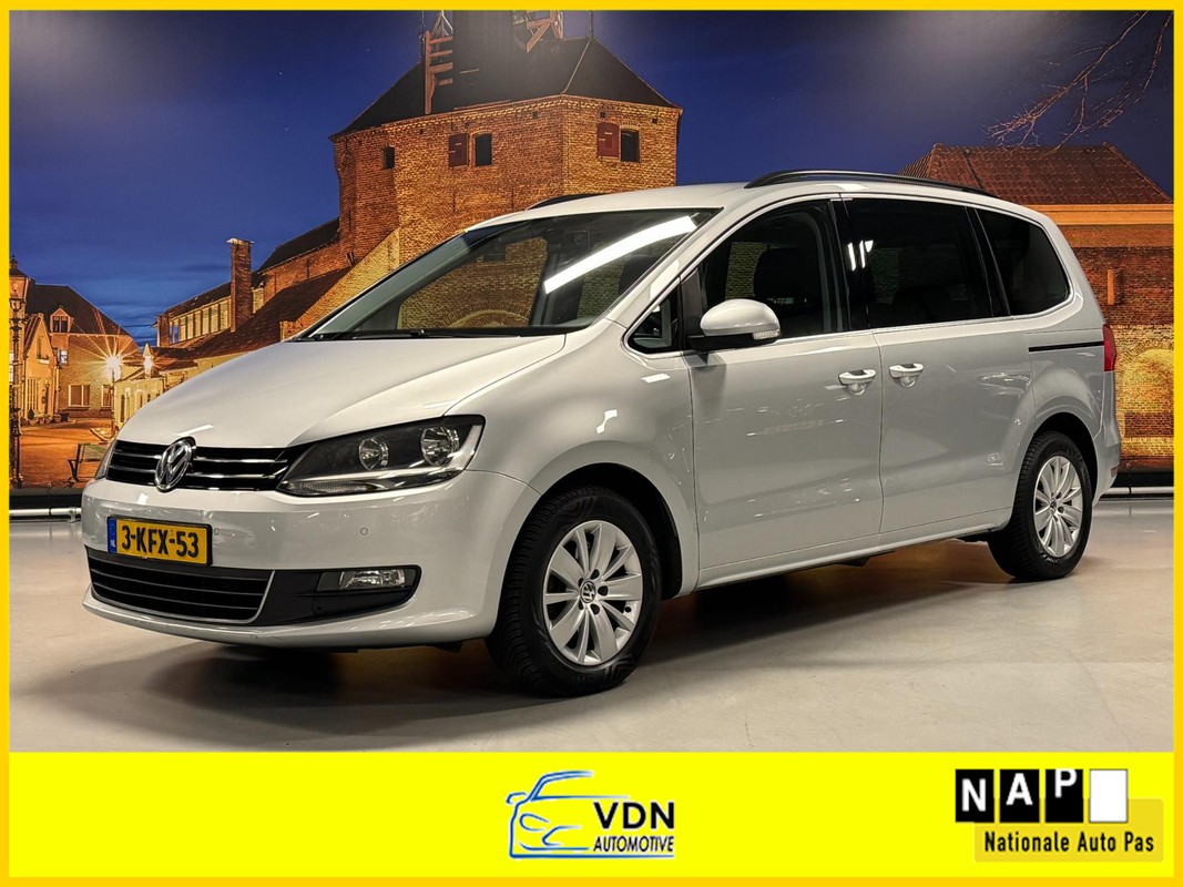 Volkswagen-Sharan-1.4 TSI Trendline 7p. Automaat Navi PDC | Lease One en Lenen op Maat maken het mogelijk!