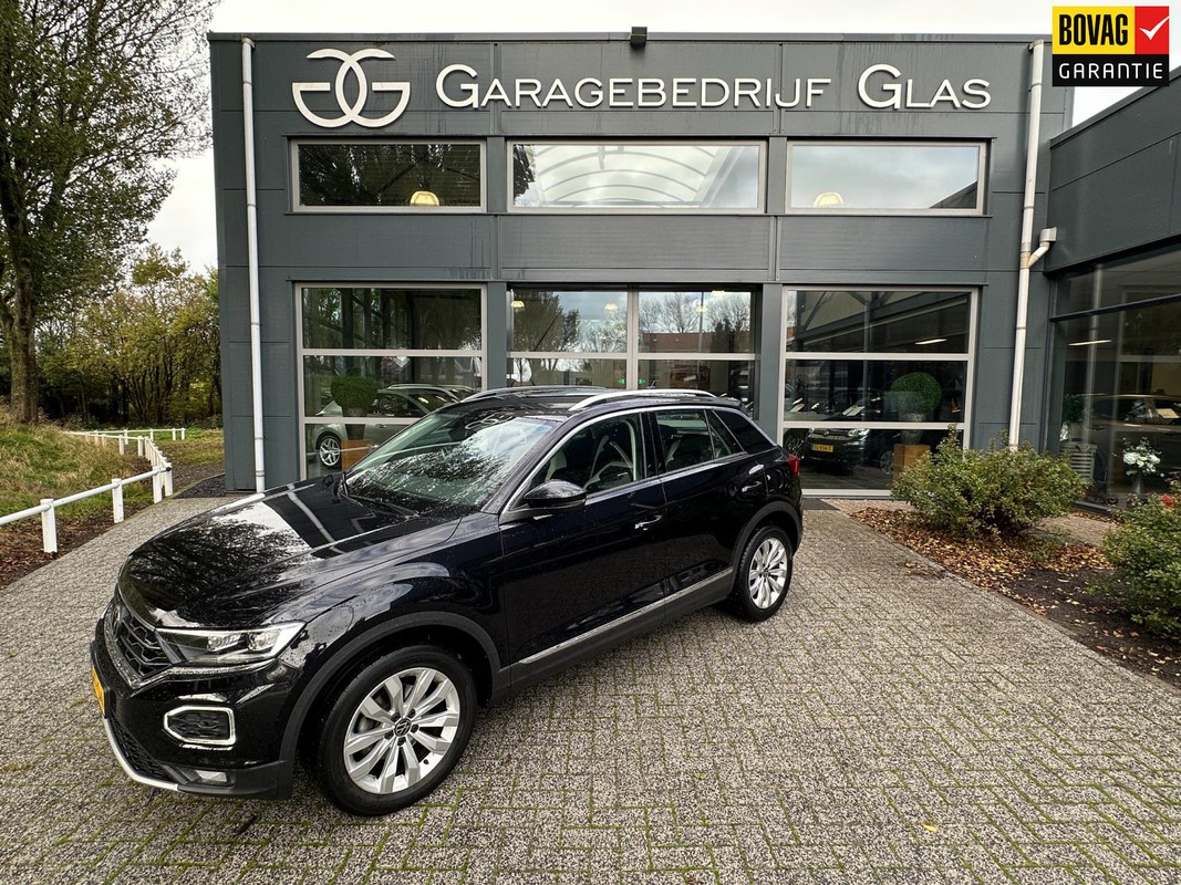 Volkswagen-T-Roc-1.5 TSI Sport 150 pk trekhaak | Lease One en Lenen op Maat maken het mogelijk! Volkswagen-T-Roc-1.5 TSI Sport 150 pk trekhaak | Lease One en Lenen op Maat maken het mogelijk!