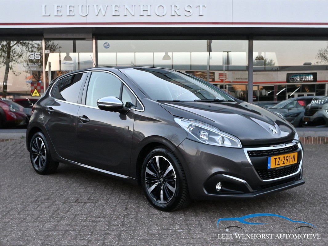 Peugeot-208-1.2 PureTech Tech Edition, AUTOMAAT, | Lease One en Lenen op Maat maken het mogelijk!