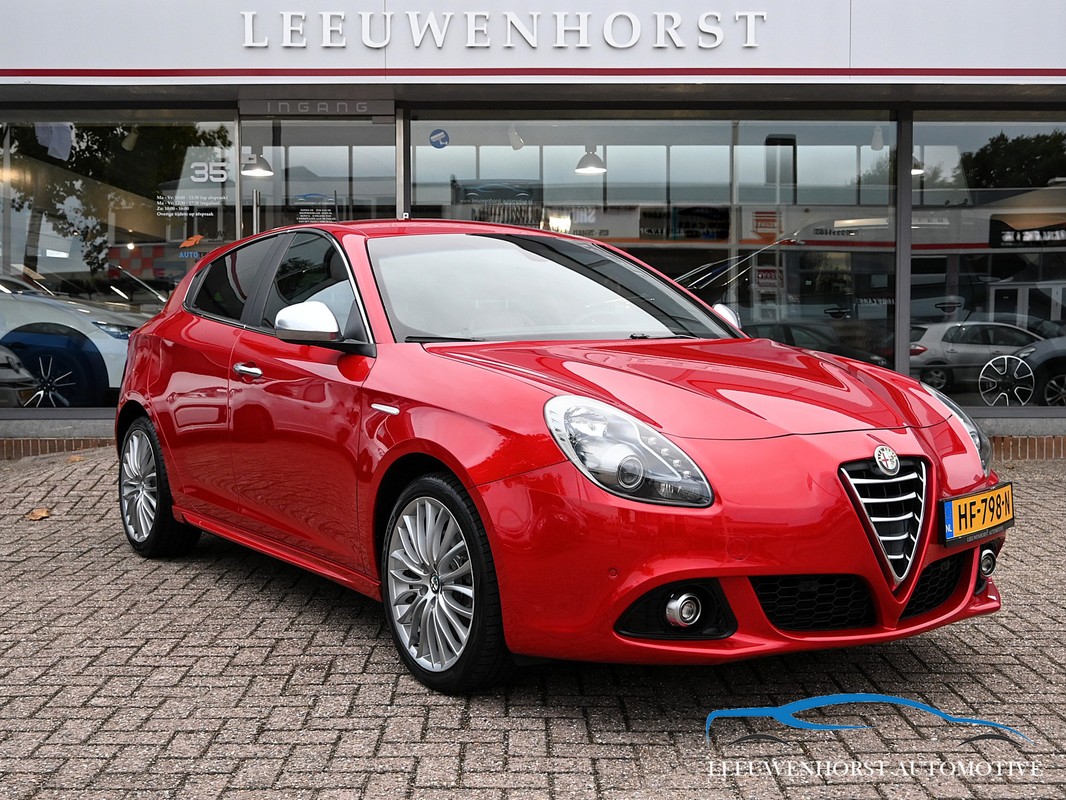 Alfa Romeo-Giulietta-1.4 T Exclusive | Lease One en Lenen op Maat maken het mogelijk!