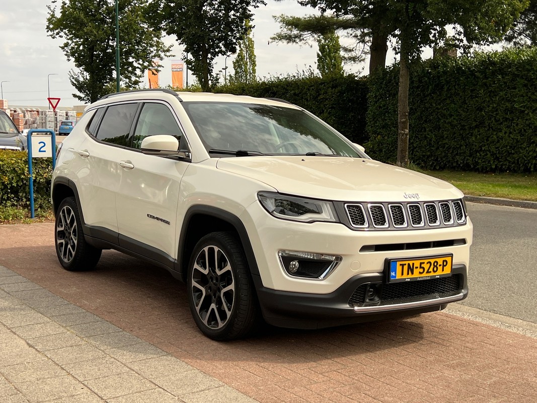 Jeep-Compass-1.4 MultiAir Limited 4x4/ CarPlay | Lease One en Lenen op Maat maken het mogelijk!