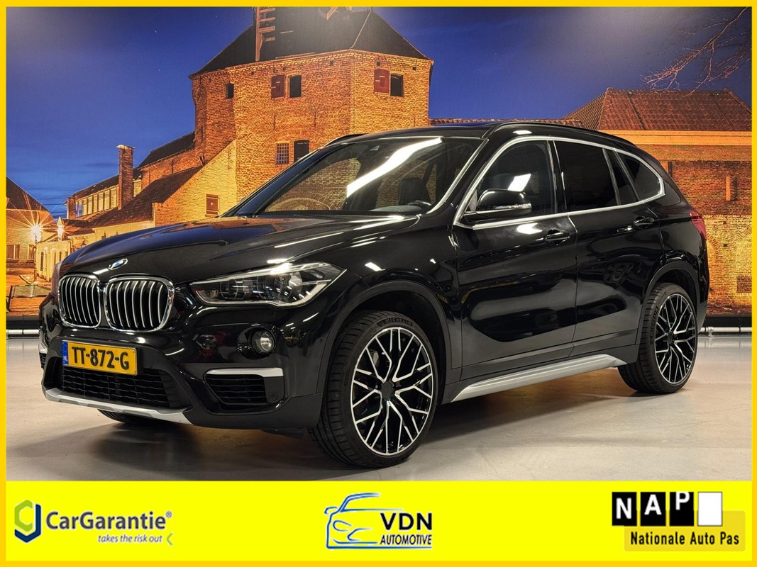 BMW-X1-SDrive20i Orange Edition II Automaat Leer Panodak LED | Lease One en Lenen op Maat maken het mogelijk!