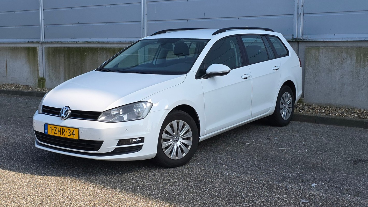 Volkswagen-Golf-Variant 1.6 TDI Trendline AUTOMAAT | Lease One en Lenen op Maat maken het mogelijk!