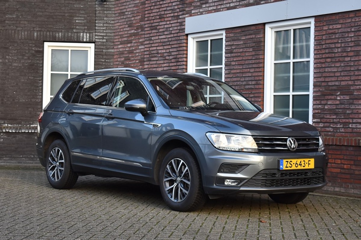 Volkswagen-Tiguan-1.5 TSI Comfortline Business Wij zijn op afspraak geopend! Graag bellen voor uw komst. | Lease One en Lenen op Maat maken het mogelijk!