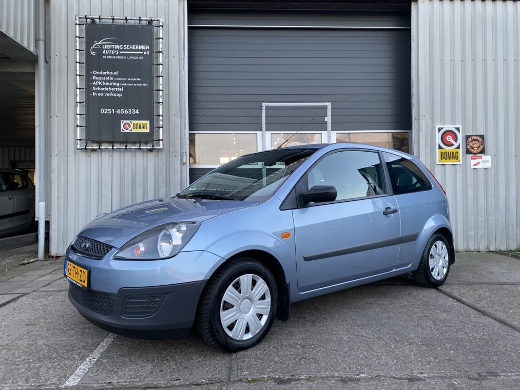 Ford-Fiesta-1.3-8V Champion | Lease One en Lenen op Maat maken het mogelijk!