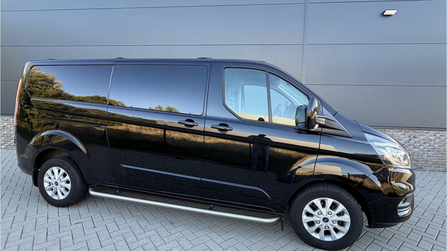 Ford-Transit Custom-300 2.0 TDCI L2H1 Limited DC | Lease One en Lenen op Maat maken het mogelijk!