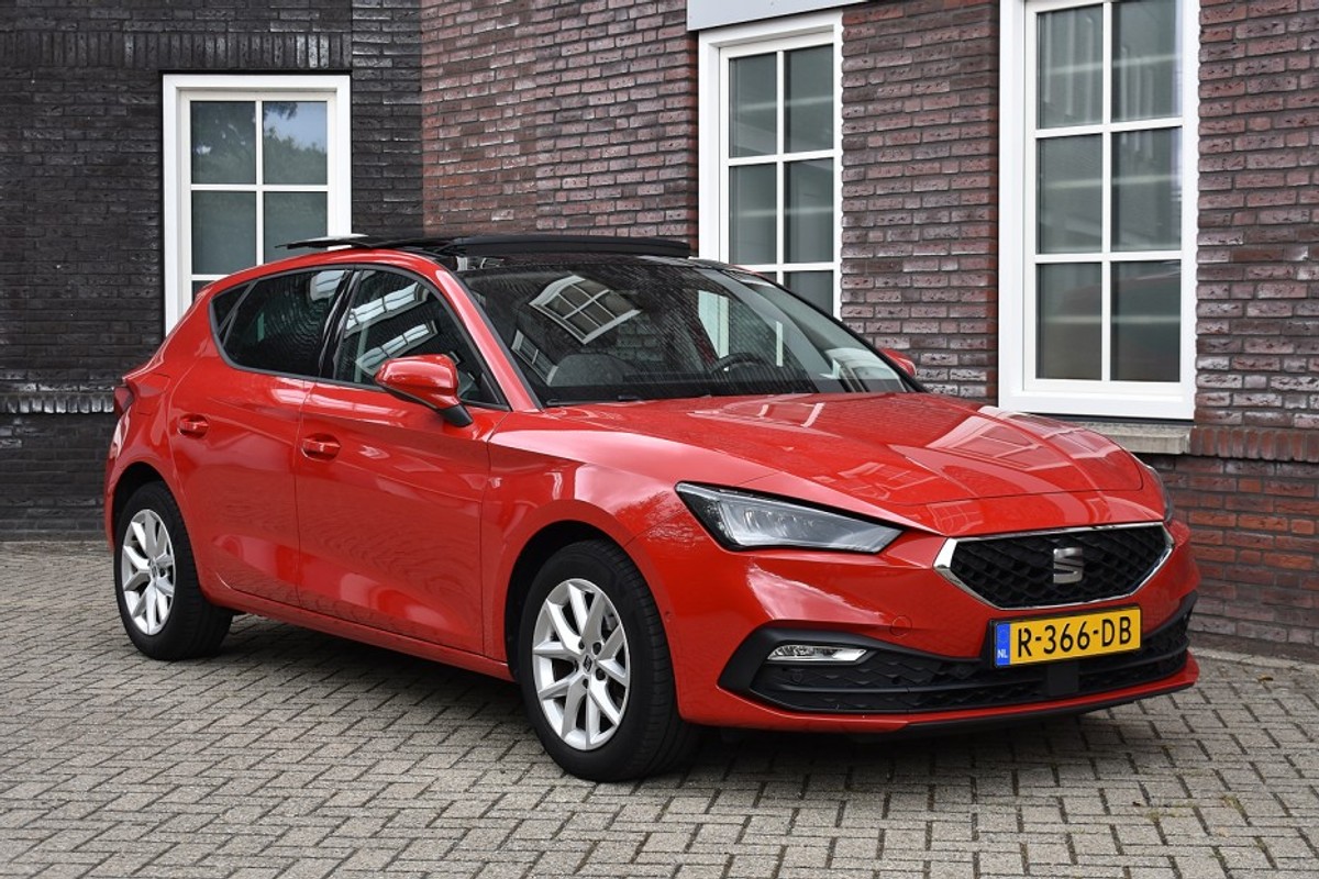 SEAT-Leon-1.0 TSI Style Business Intense / beats audio / pano / adaptief Wij zijn op afspraak geopend! Graag bellen voor uw komst. | Lease One en Lenen op Maat maken het mogelijk! SEAT-Leon-1.0 TSI Style Business Intense / beats audio / pano / adaptief Wij zijn op afspraak geopend! Graag bellen voor uw komst. | Lease One en Lenen op Maat maken het mogelijk!