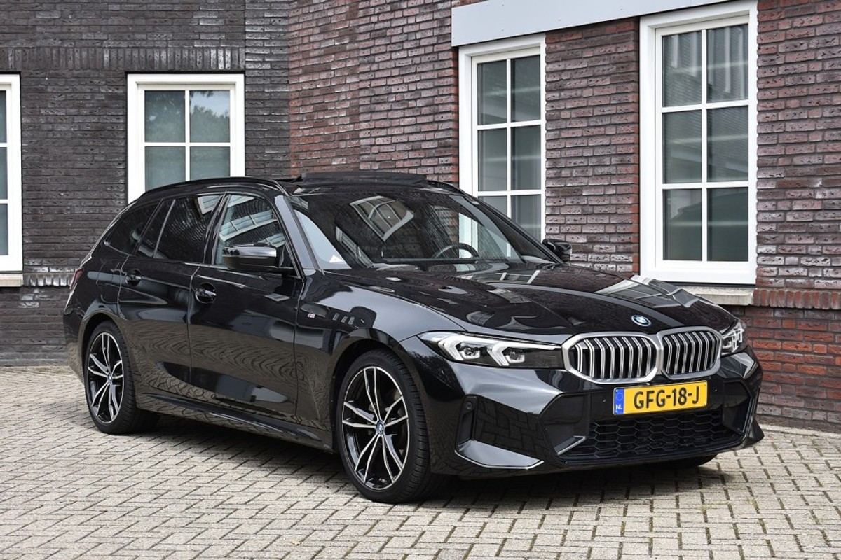 BMW-3 Serie-320 320e |Panoramadak|Trekhaak| Wij zijn op afspraak geopend! Graag bellen voor uw komst. | Lease One en Lenen op Maat maken het mogelijk! BMW-3 Serie-320 320e |Panoramadak|Trekhaak| Wij zijn op afspraak geopend! Graag bellen voor uw komst. | Lease One en Lenen op Maat maken het mogelijk!