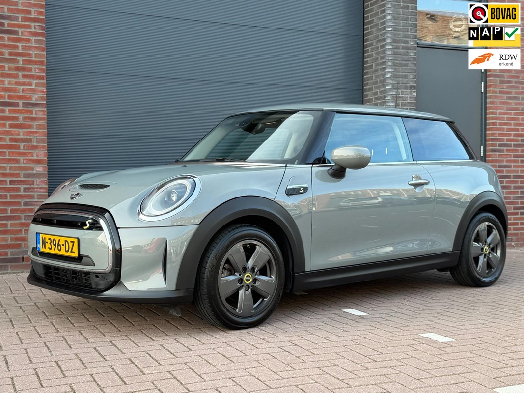 MINI-Electric-Essential 33 kWh |Navi | CarPlay | Privacy Glass | Union Jack achterlichten | Lease One en Lenen op Maat maken het mogelijk!