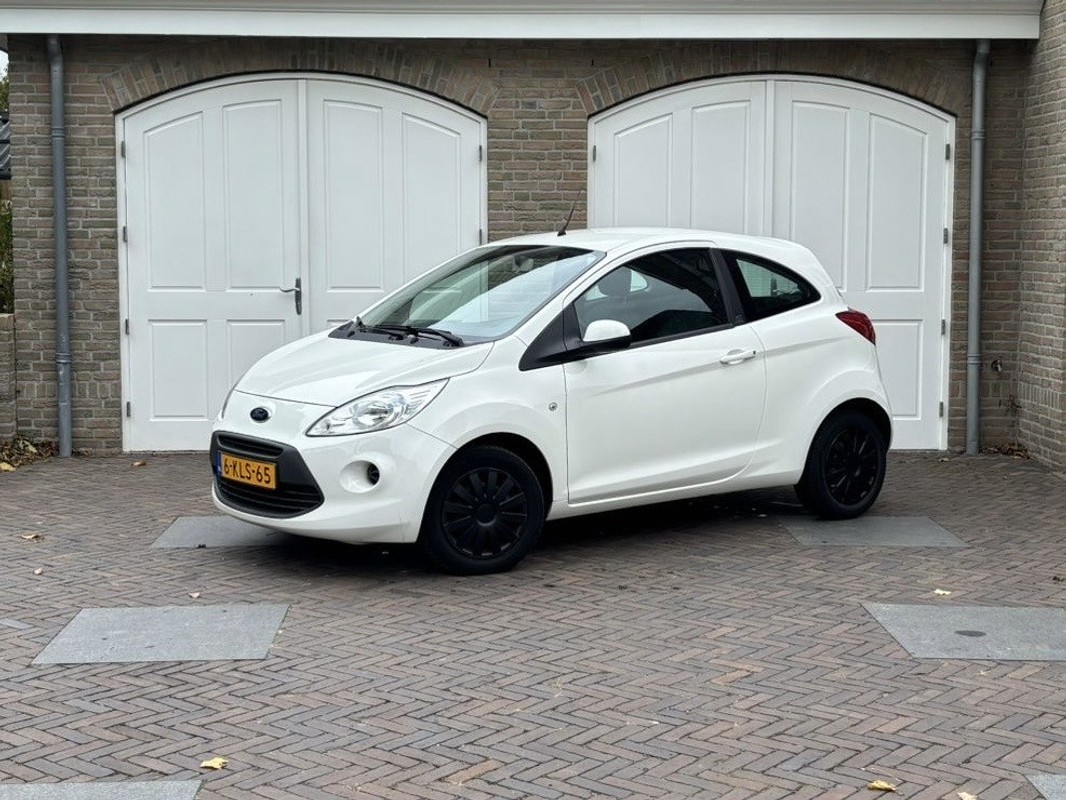 Ford-Ka-1.2 Champions Edition start/stop | Lease One en Lenen op Maat maken het mogelijk!