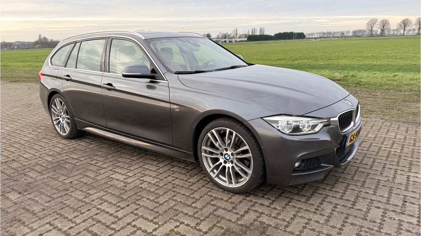 BMW-3 Serie-Touring 330i xDrive M Sport | Lease One en Lenen op Maat maken het mogelijk! BMW-3 Serie-Touring 330i xDrive M Sport | Lease One en Lenen op Maat maken het mogelijk!