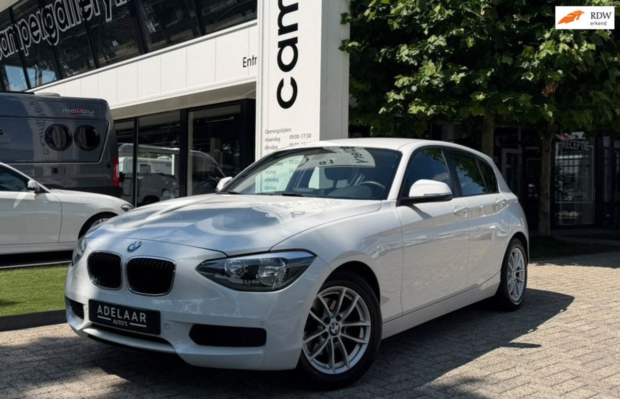 BMW-1 Serie-118i l AUTOMAAT l 170PK l NAVIGATIE l CLIMATRONIC l | Lease One en Lenen op Maat maken het mogelijk! BMW-1 Serie-118i l AUTOMAAT l 170PK l NAVIGATIE l CLIMATRONIC l | Lease One en Lenen op Maat maken het mogelijk!