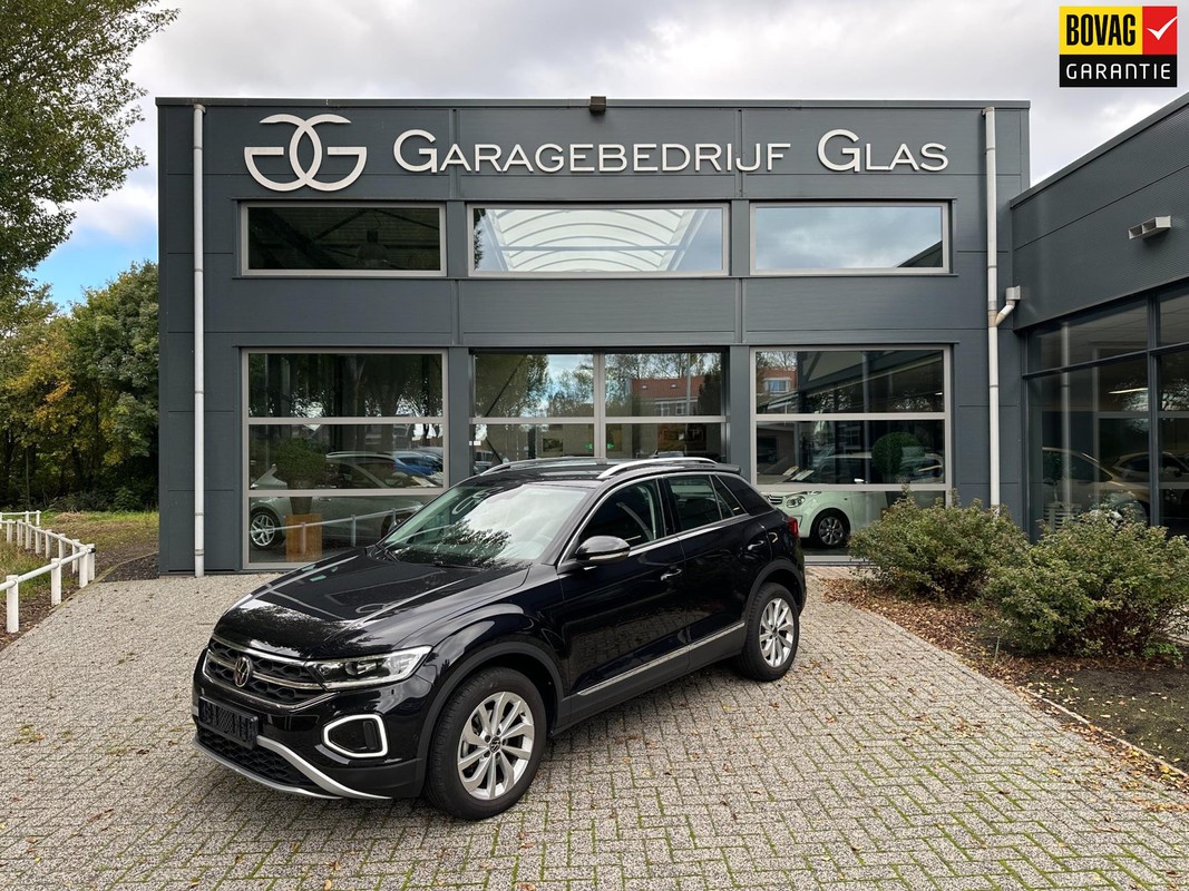 Volkswagen-T-Roc-1.5 TSI Style camera- stoel en stuurverwarming | Lease One en Lenen op Maat maken het mogelijk!