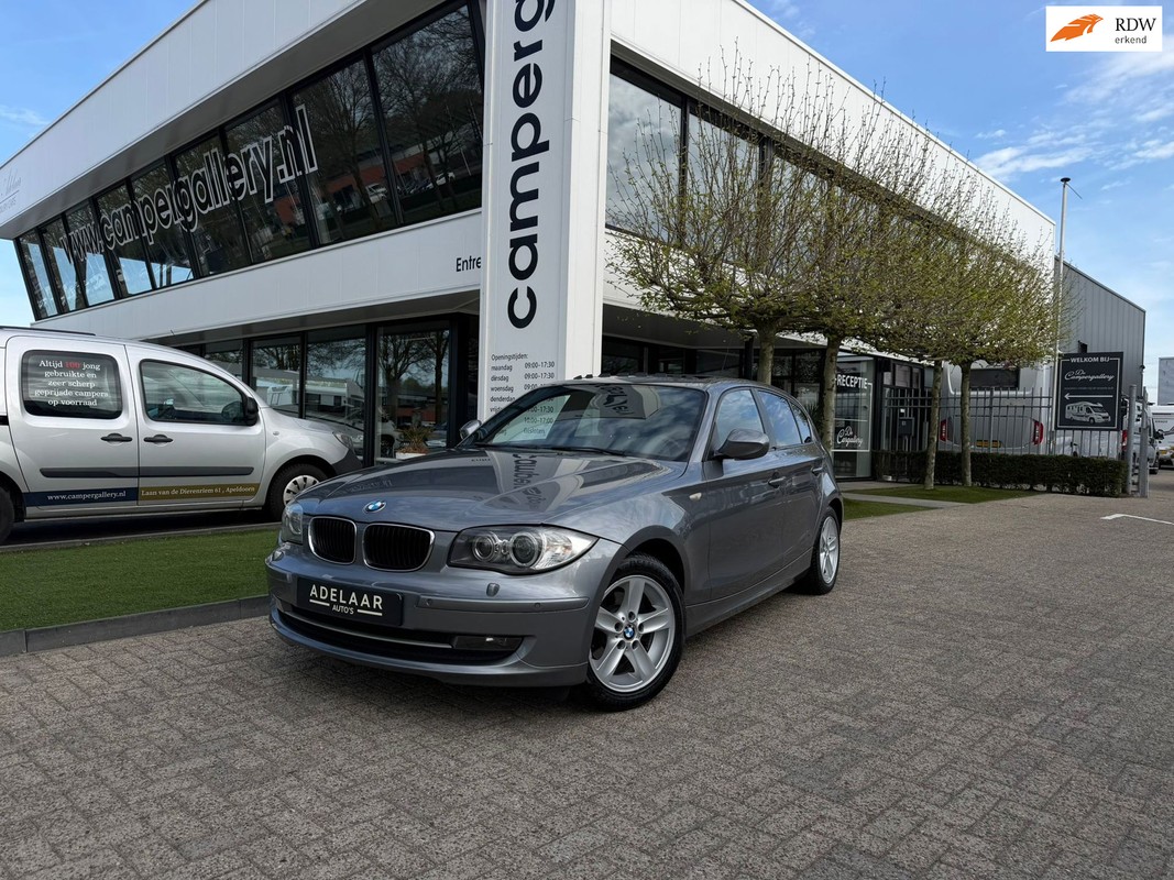 BMW-1 Serie-116i PANORAMADAK l NAVIGATIE l CLIMA l STOELVERWARMING | Lease One en Lenen op Maat maken het mogelijk!