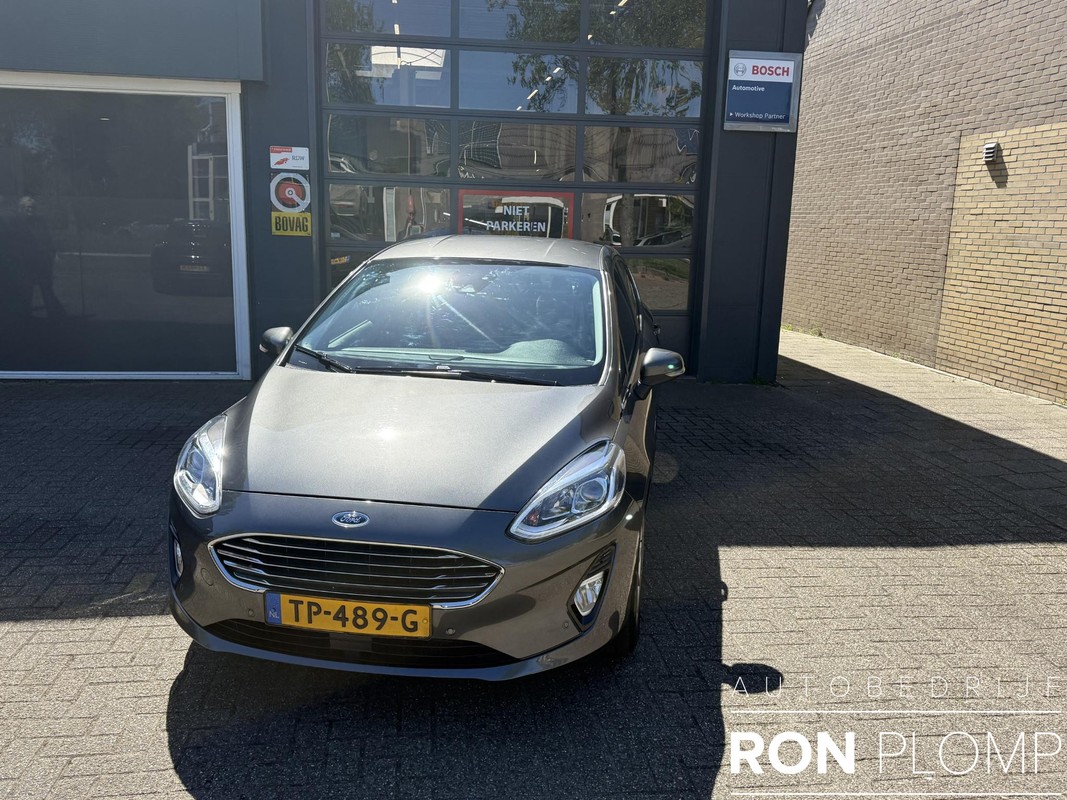 Ford-Fiesta-1.0 EcoBoost Titanium 100PK | Lease One en Lenen op Maat maken het mogelijk!
