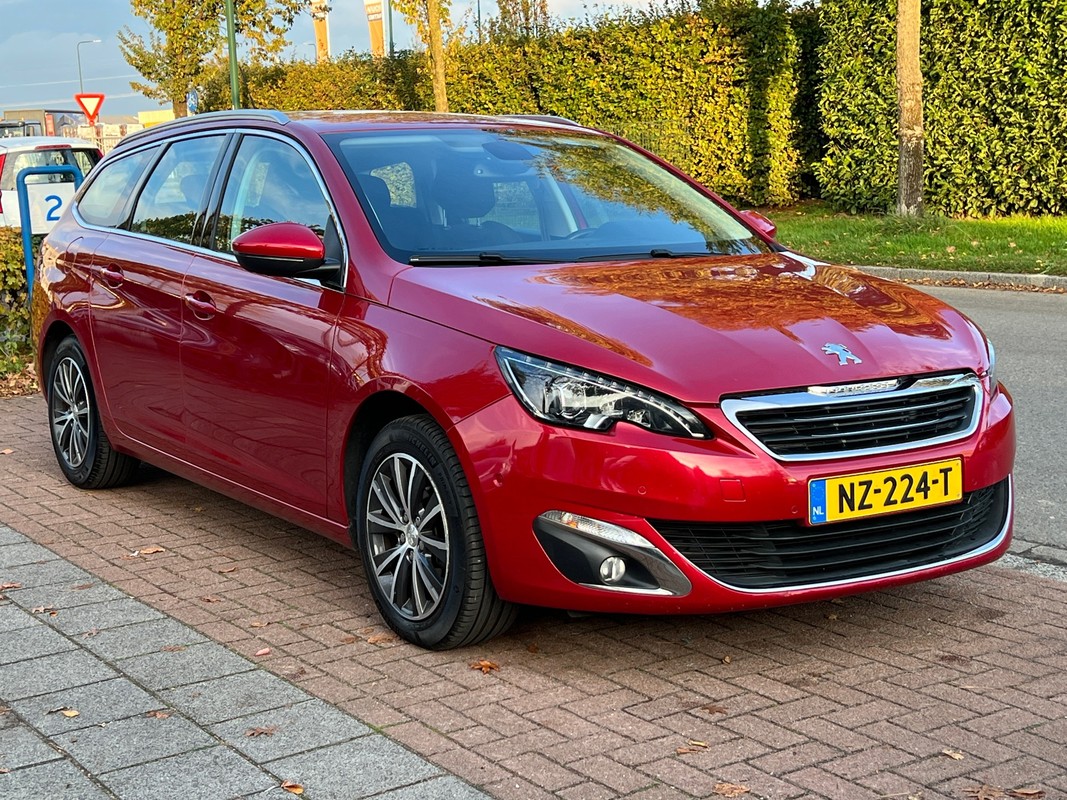 Peugeot-308-SW 1.2 PureTech Allure **AUTOMAAT/ NETTE -RUIME STATION | Lease One en Lenen op Maat maken het mogelijk! Peugeot-308-SW 1.2 PureTech Allure **AUTOMAAT/ NETTE -RUIME STATION | Lease One en Lenen op Maat maken het mogelijk!