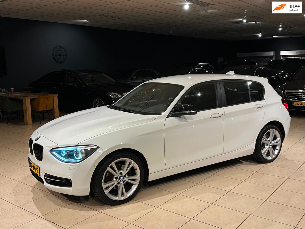 BMW-1 Serie-118i Limited Edition|Dealer|Stoelvw|Xenon|M Velgen | Lease One en Lenen op Maat maken het mogelijk! BMW-1 Serie-118i Limited Edition|Dealer|Stoelvw|Xenon|M Velgen | Lease One en Lenen op Maat maken het mogelijk!