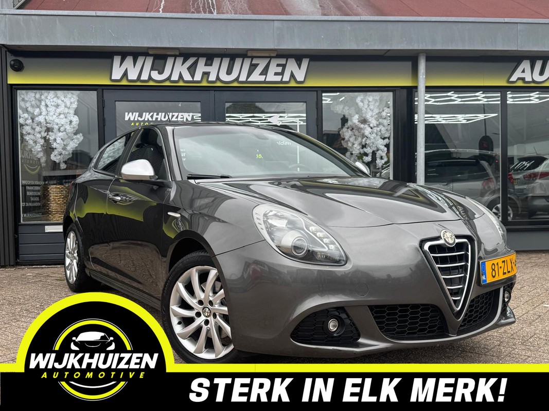 Alfa Romeo-Giulietta-1.4 T Distinctive met Climate !!! Leder !!! Navigatie !!! | Lease One en Lenen op Maat maken het mogelijk!