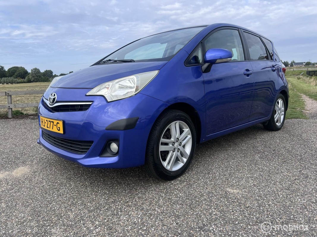 Toyota-Verso-S-1.3 VVT-i Aspiration | Lease One en Lenen op Maat maken het mogelijk!