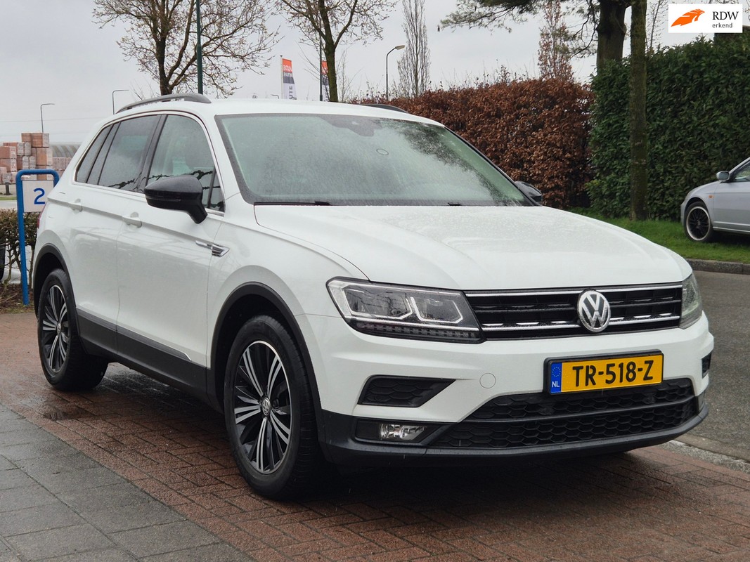 Volkswagen-Tiguan-1.4TSI Comfort Business *Automaat|Car-Play | Lease One en Lenen op Maat maken het mogelijk! Volkswagen-Tiguan-1.4TSI Comfort Business *Automaat|Car-Play | Lease One en Lenen op Maat maken het mogelijk!