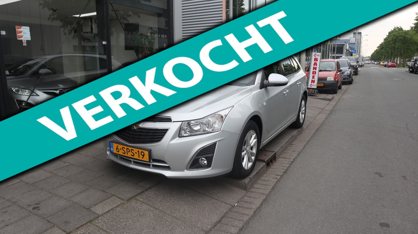 Chevrolet-Cruze-Station Wagon 1.4T LT GOED ONDERHOUDEN / ACHTERUITRIJ CAMERA / AIRCO | Lease One en Lenen op Maat maken het mogelijk!