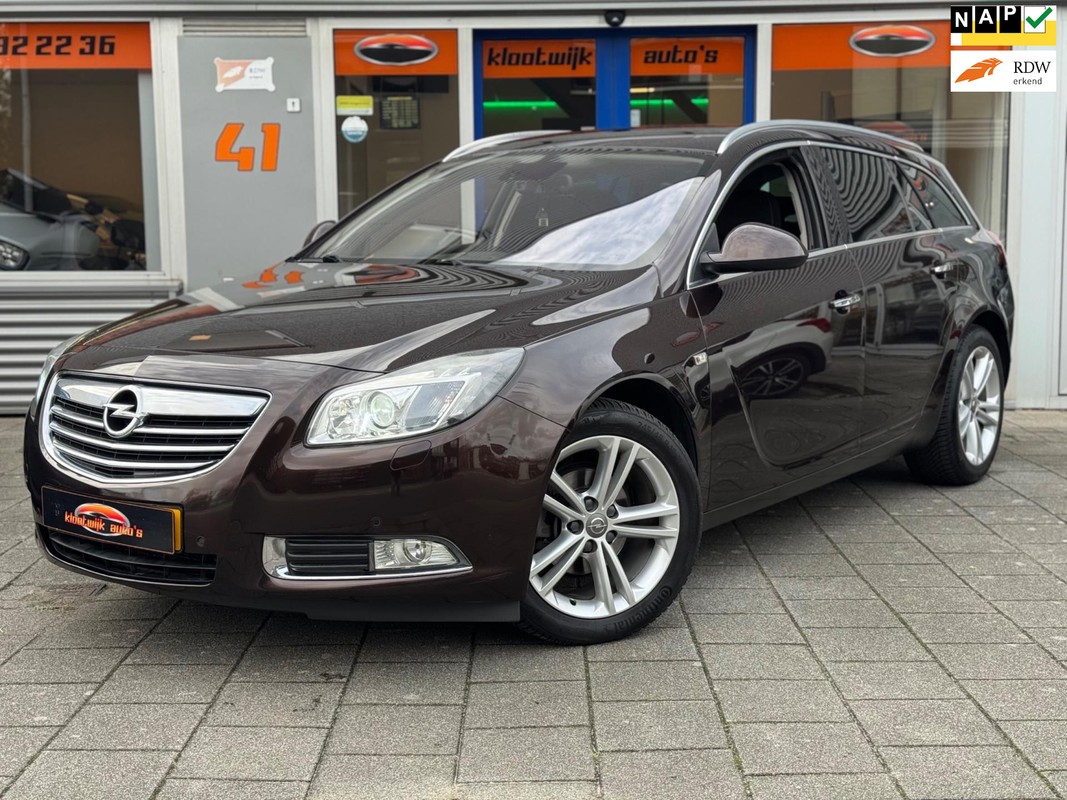 Opel-Insignia-Sports Tourer 1.4 Turbo Cosmo Navigatie NL-Geleverd Elec. Achterklep Dealer Onderh. | Lease One en Lenen op Maat maken het mogelijk!