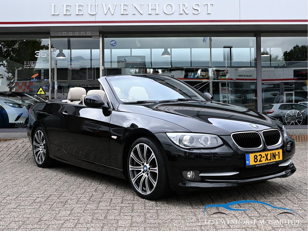 BMW-3 Serie-Cabrio 320i High Executive, AUTOMAAT, full option, NL-auto | Lease One en Lenen op Maat maken het mogelijk!