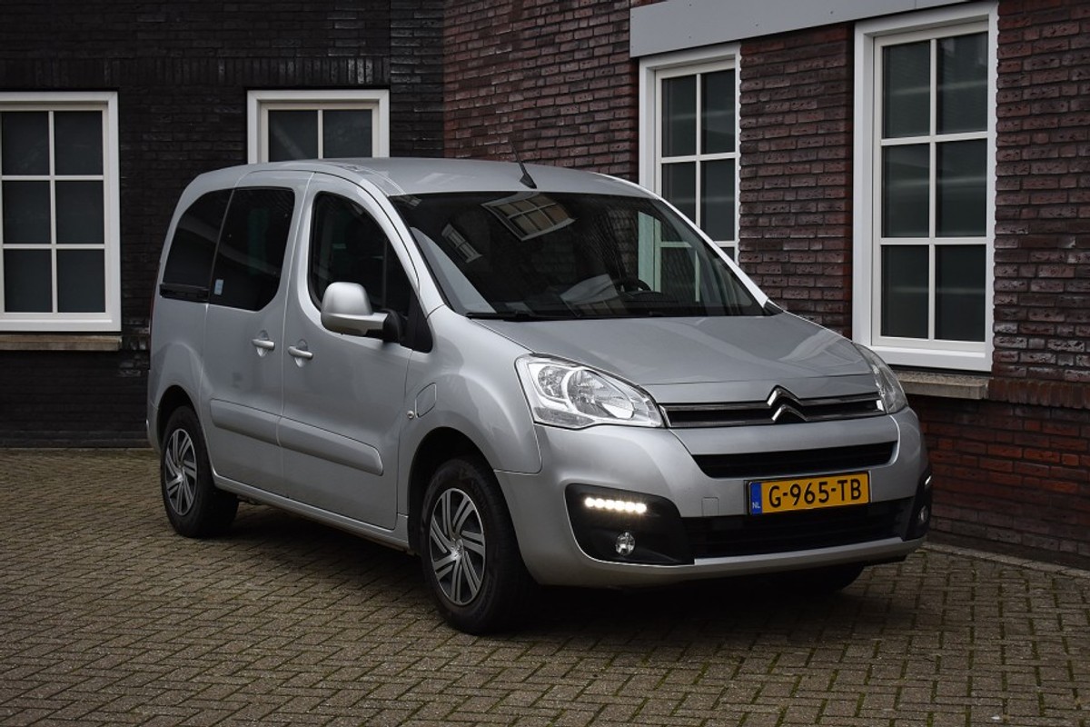 Citroën-ë-Berlingo-E-Feel 23 kWh Shine |climate control|camera Wij zijn op afspraak geopend! Graag bellen voor uw komst. | Lease One en Lenen op Maat maken het mogelijk!