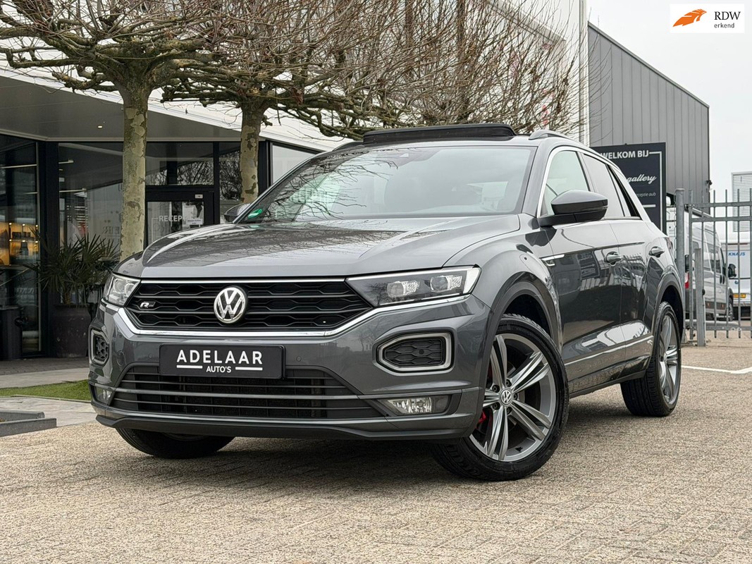 Volkswagen-T-Roc-1.5 TSI Sport l PANO l CARPLAY l XENON l ALCANTARA l DIGITAL COCKPIT | Lease One en Lenen op Maat maken het mogelijk!