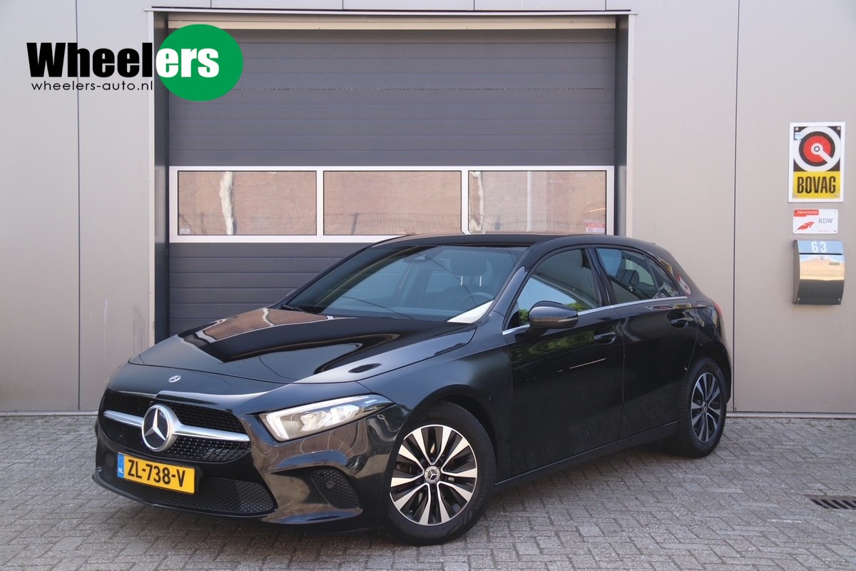 Mercedes-Benz-A-Klasse-180 Business Solution, Trekhaak, Camera, Navi, Cruise | Lease One en Lenen op Maat maken het mogelijk!