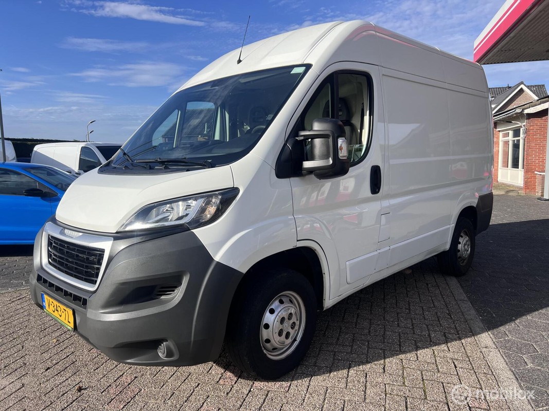 Peugeot-Boxer-Bestel 330 2.2 HDI L1H2 XR | Lease One en Lenen op Maat maken het mogelijk!
