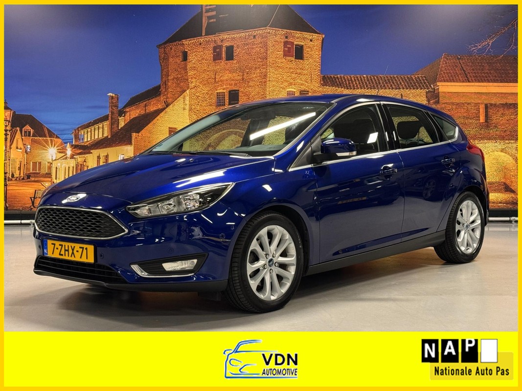 Ford-Focus-1.5 Titanium Edition Navi Camera LED PDC Trekhaak | Lease One en Lenen op Maat maken het mogelijk!