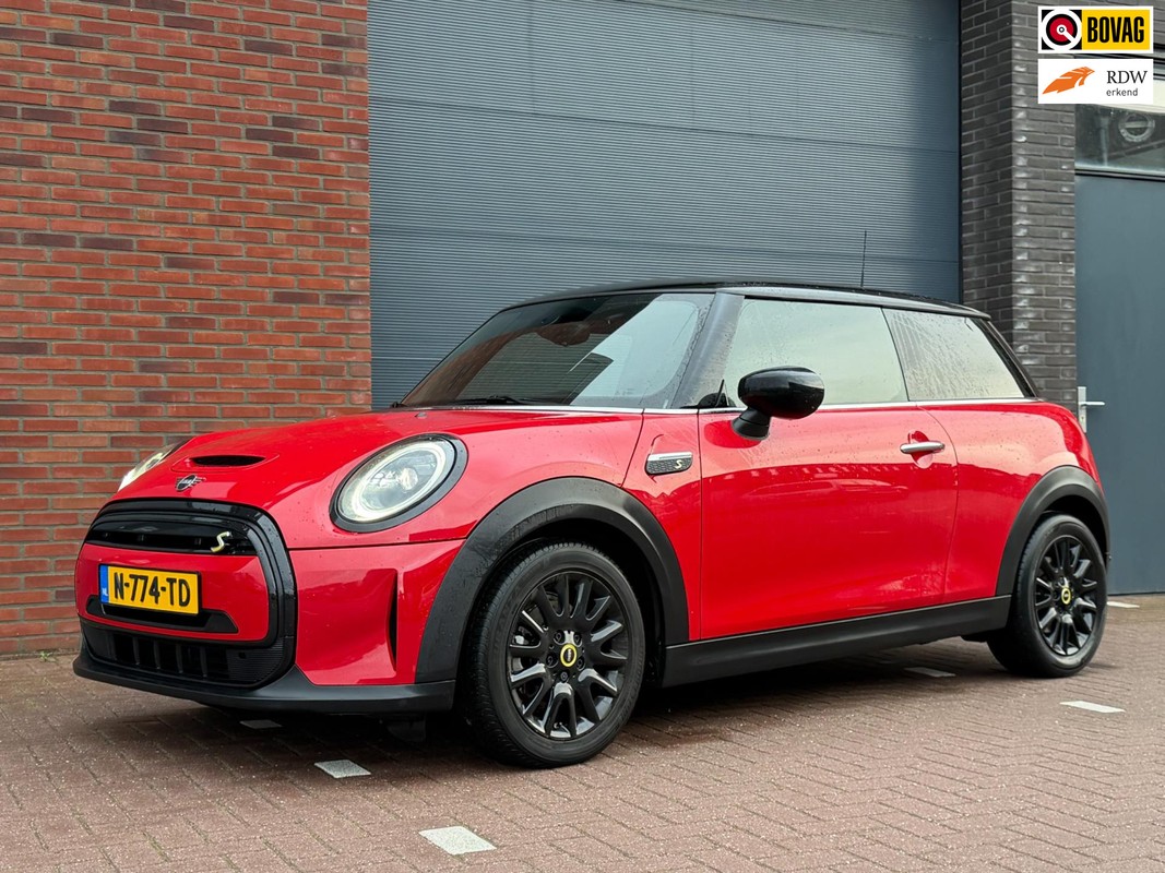 MINI-Electric-33 kWh | Navi | CarPlay | Union Jack Achterlichten | Lease One en Lenen op Maat maken het mogelijk!