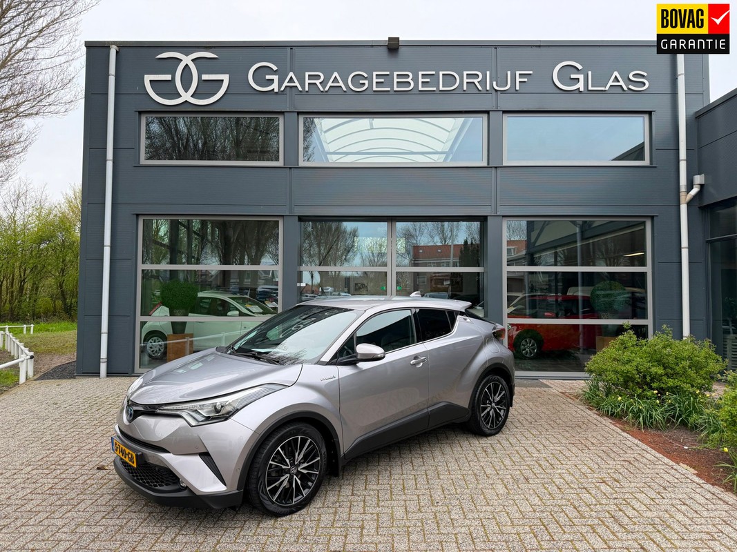 Toyota-C-HR-1.8 Hybrid dynamic - navigatie - leder | Lease One en Lenen op Maat maken het mogelijk!