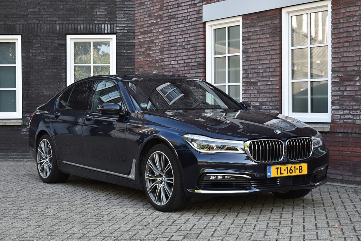 BMW-7 Serie-750i xDrive High Executive/Trekhaak/Schuifdak/Leer Wij zijn op afspraak geopend! Graag bellen voor uw komst. | Lease One en Lenen op Maat maken het mogelijk! BMW-7 Serie-750i xDrive High Executive/Trekhaak/Schuifdak/Leer Wij zijn op afspraak geopend! Graag bellen voor uw komst. | Lease One en Lenen op Maat maken het mogelijk!