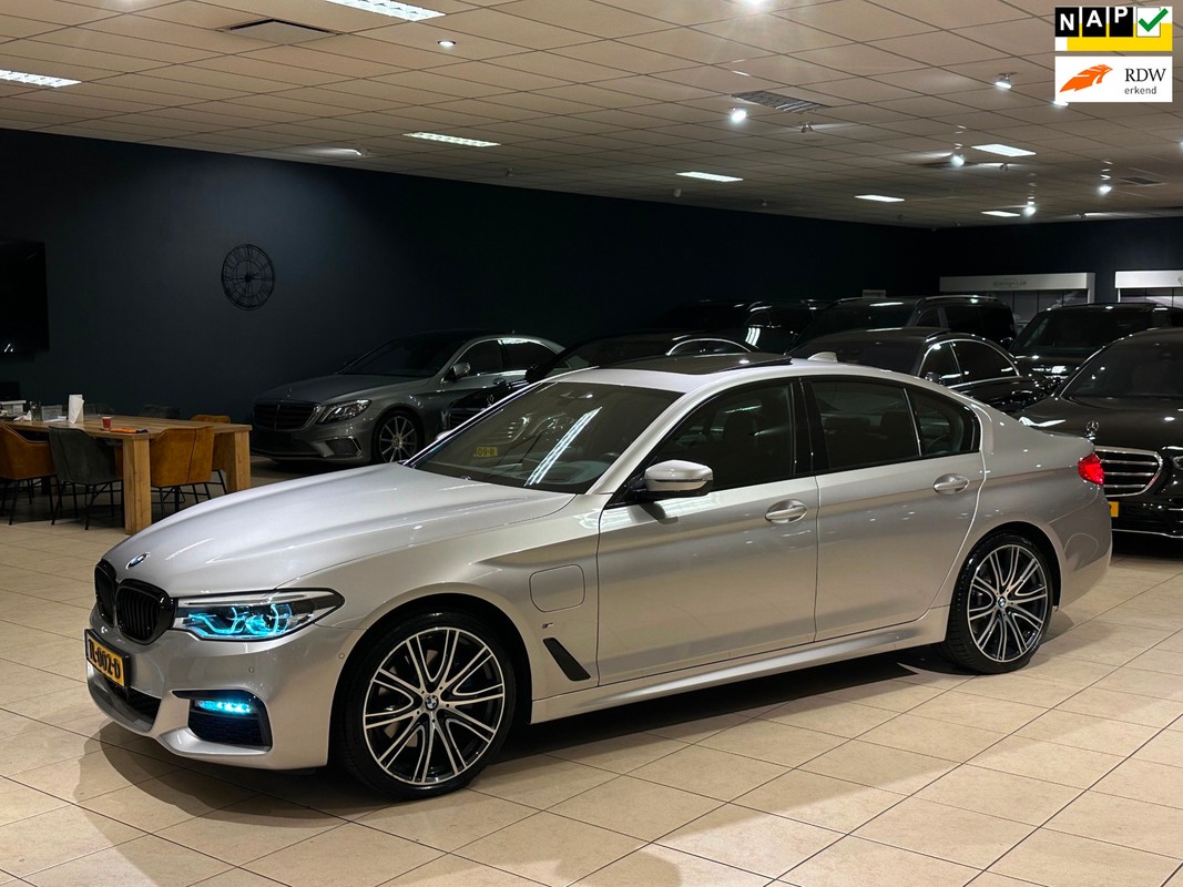 BMW-5 Serie-530e M-SPORT|NAP|INDIVIDUAL|ACC|HUD|VOLL | Lease One en Lenen op Maat maken het mogelijk!