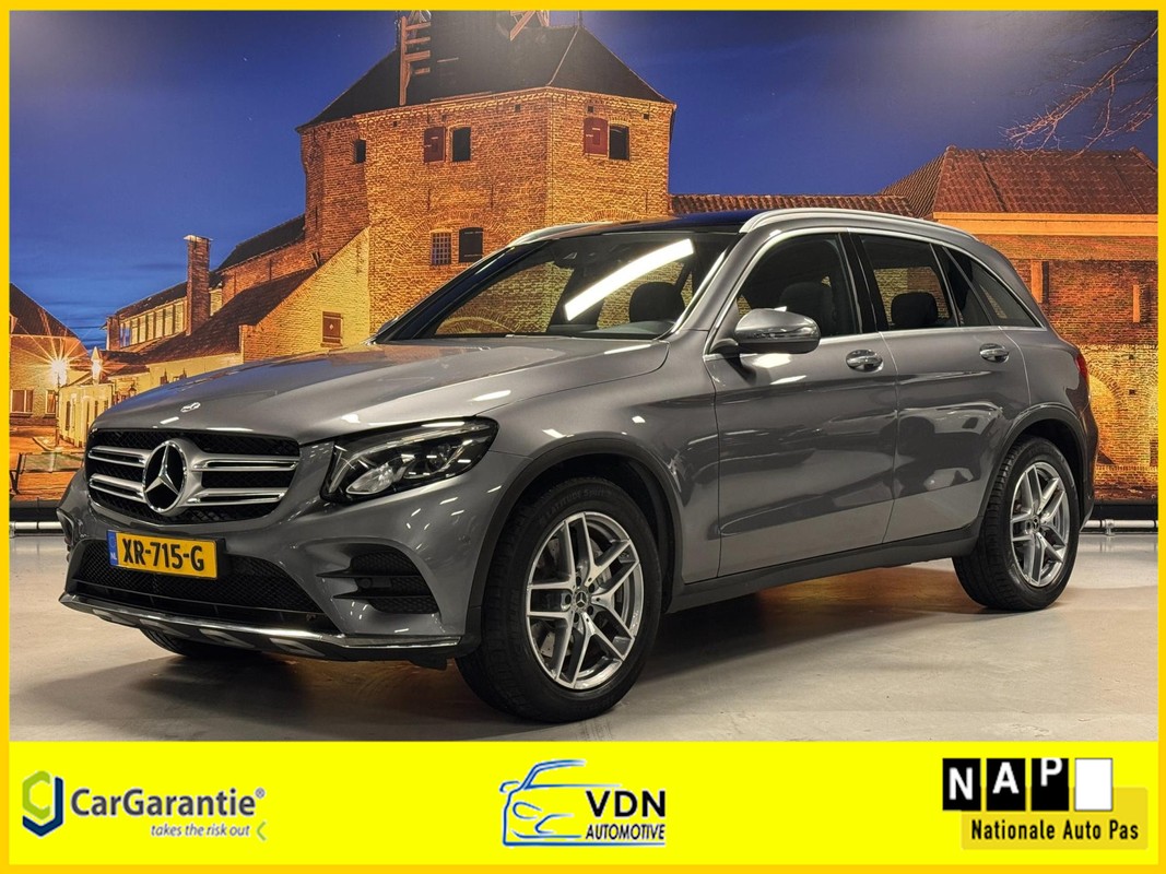 Mercedes-Benz-GLC-250 D AMG 4Matic Aut Panodak 43dkm | Lease One en Lenen op Maat maken het mogelijk!