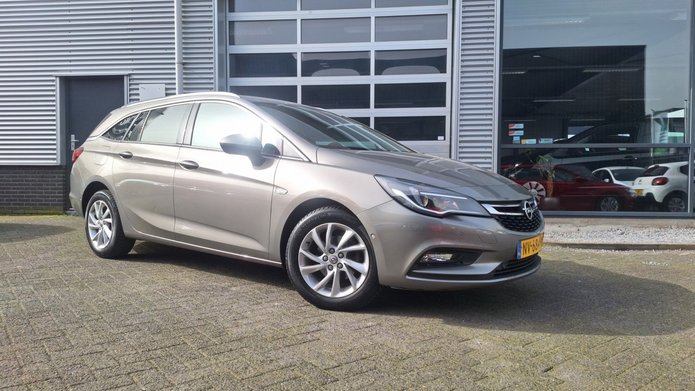 Opel-Astra-Sports Tourer 1.4 Innovation | Lease One en Lenen op Maat maken het mogelijk!