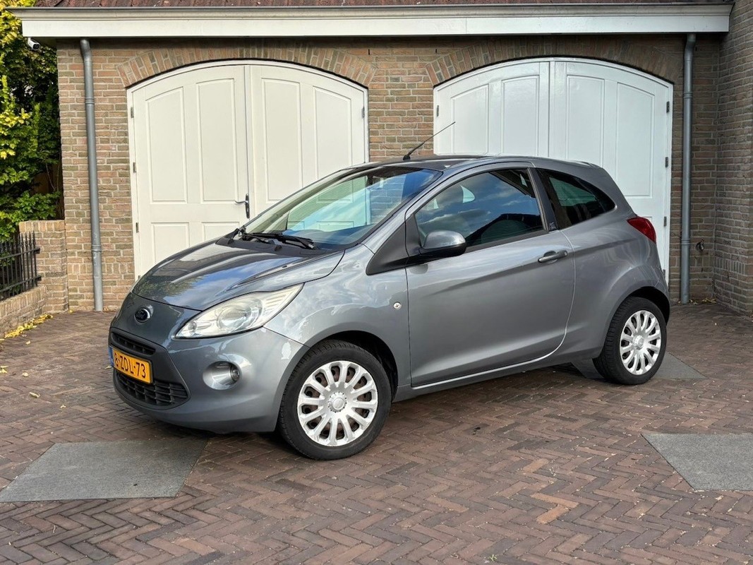 Ford-Ka-1.2 Champions Edition start/stop | Lease One en Lenen op Maat maken het mogelijk!